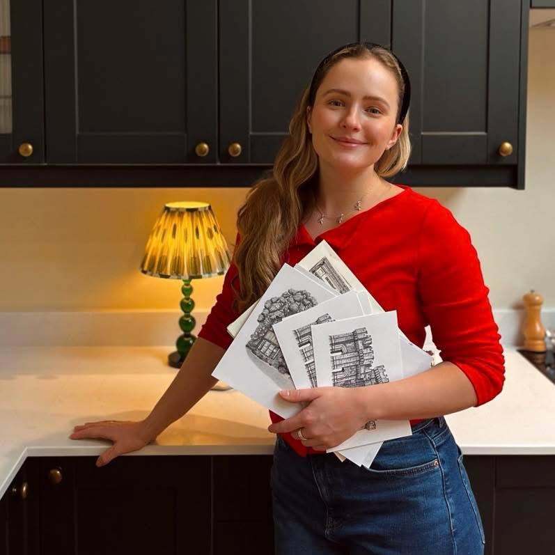 Photograph of Beth Tidmarsh, Beth Draws Buildings